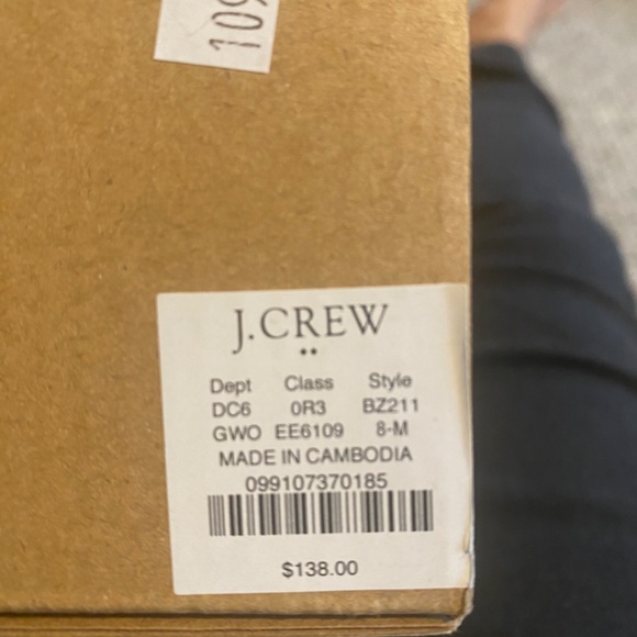 J. Crew gold synthetic woven sandal size 8 in original box. - Picture 5 of 9